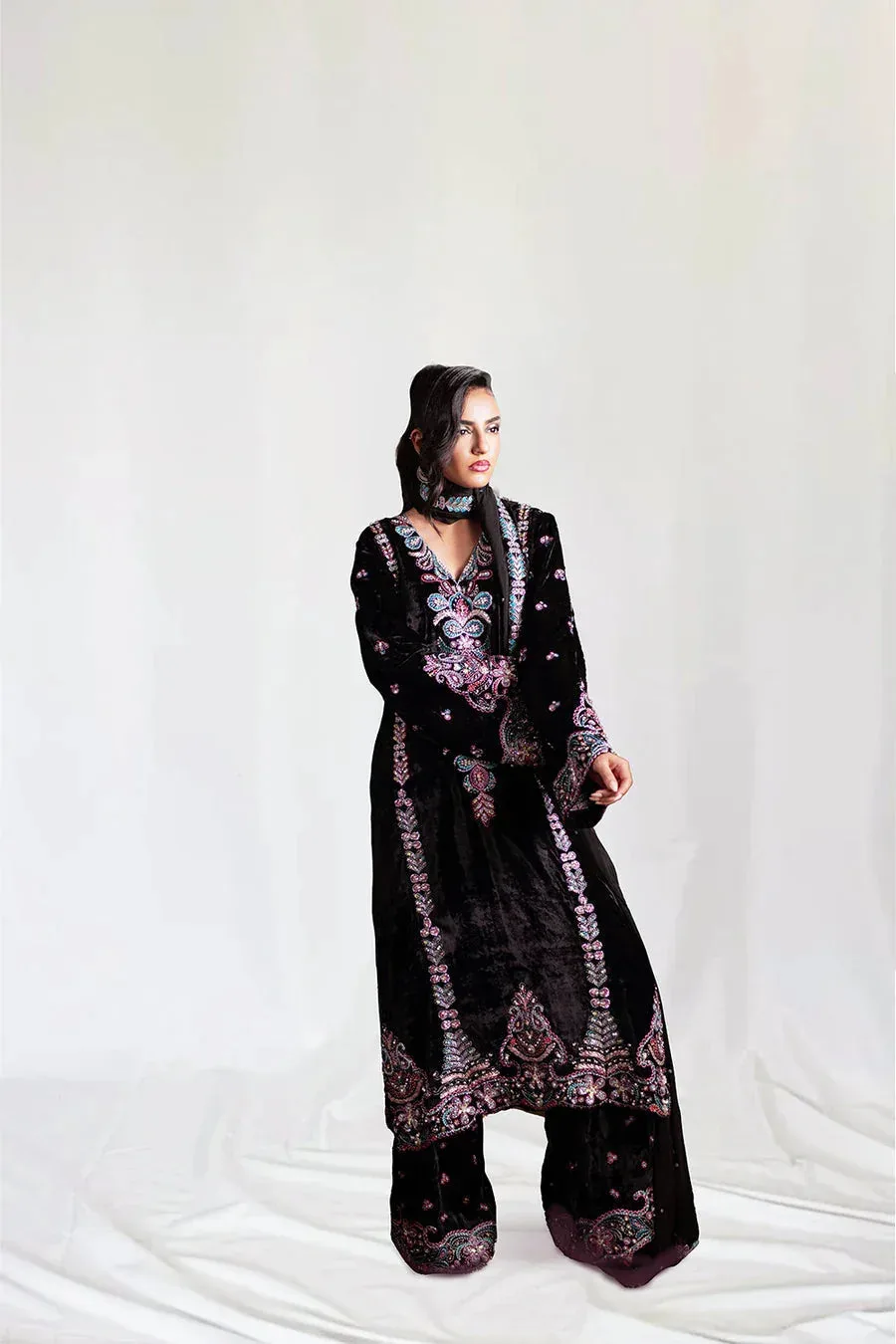 Saira Rizwan Velvet Pret 25 Black Velvet – view 7 – Poshaq