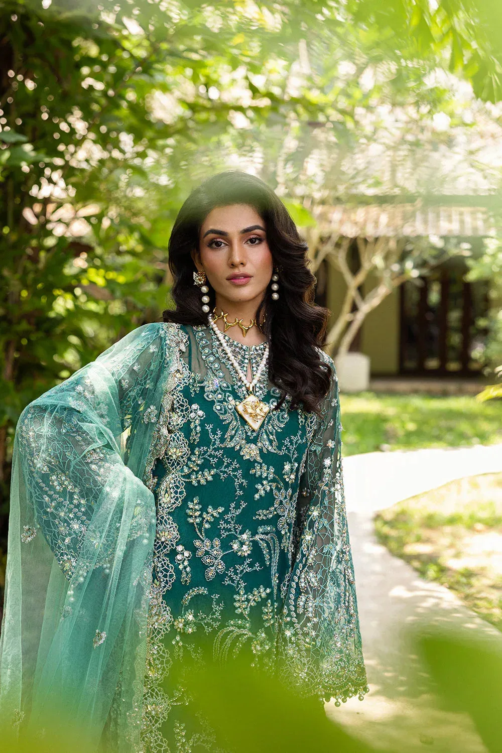 Saira Rizwan Wedding 2025 Emerald Green Raw Silk – view 4 – Poshaq