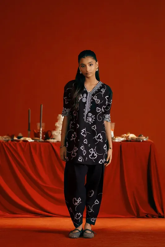 Saira Rizwan Joolie Co ords Black Lawn – view 1 – Poshaq