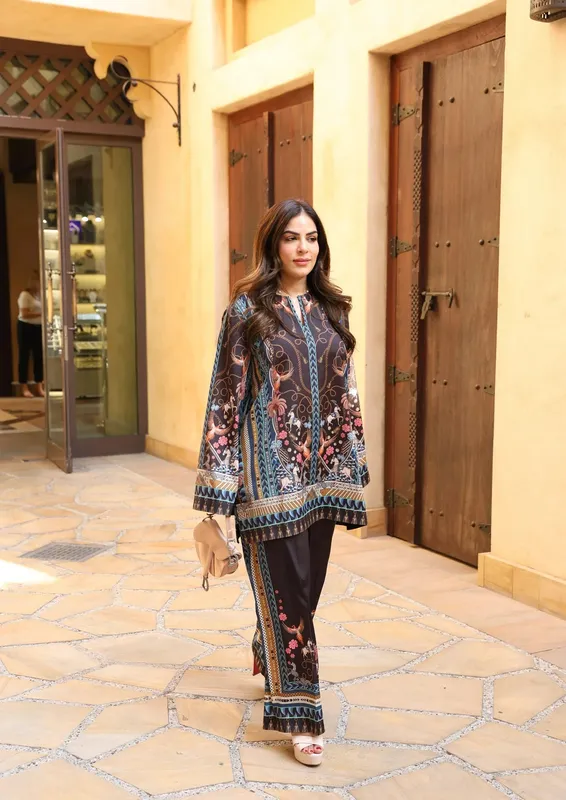 Saira Rizwan Resort Collection 25 Black Silk – view 1 – Poshaq