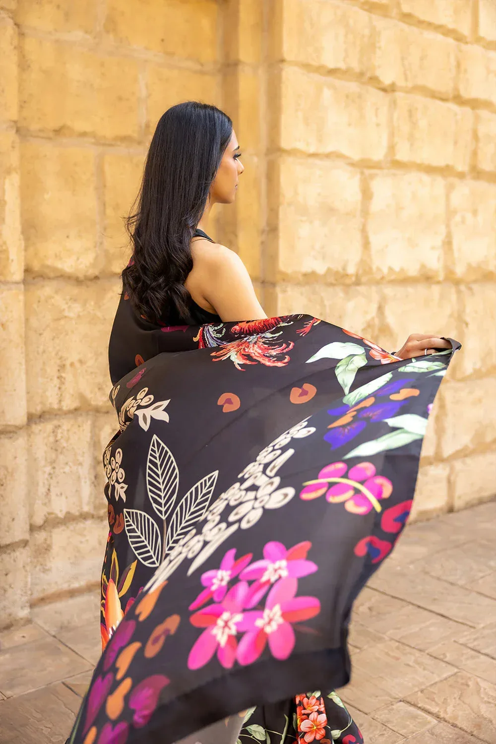 Saira Rizwan Resort Collection 25 Black Silk – view 4 – Poshaq