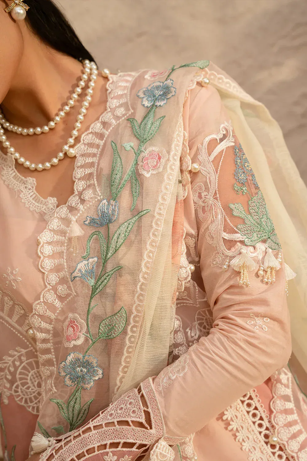 Saira Rizwan Luxury Lawn 25 Pale Peach Organza – view 5 – Poshaq