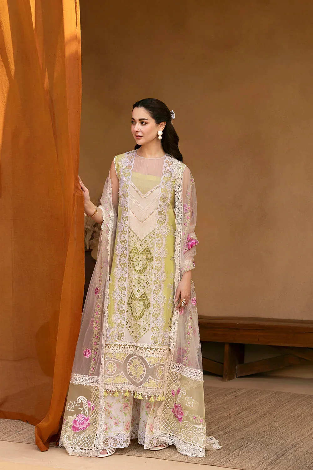 Saira Rizwan Luxury Lawn 25 Lemon Yellow Organza – view 3 – Poshaq