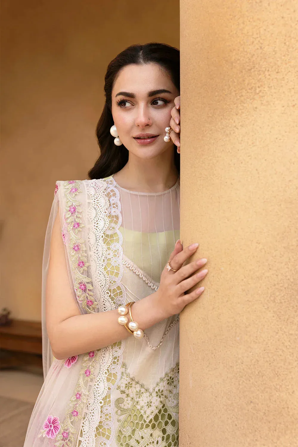 Saira Rizwan Luxury Lawn 25 Lemon Yellow Organza – view 5 – Poshaq