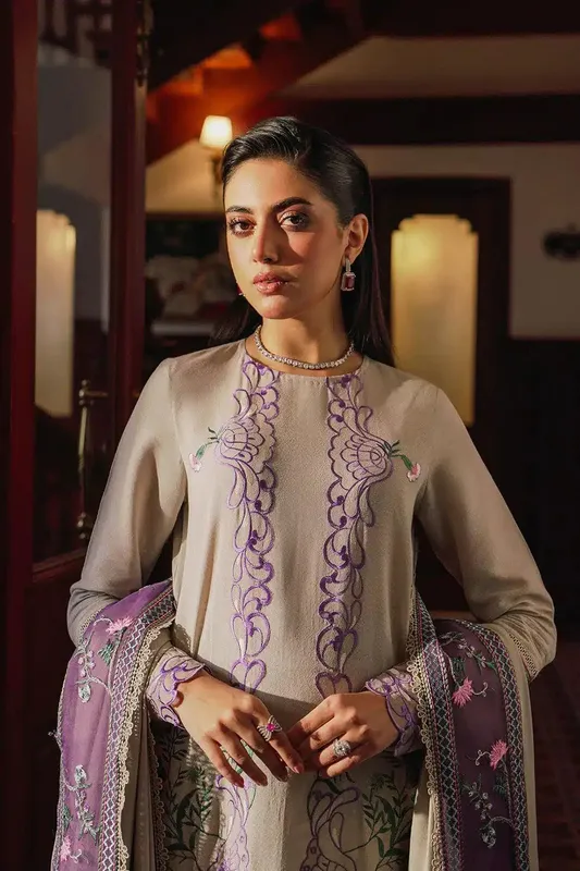 Saira Rizwan Winter 23 Grey Karandi – view 1 – Poshaq