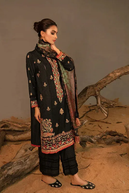 Sobia Nazir Autumn Winter 23 Black Karandi – view 1 – Poshaq