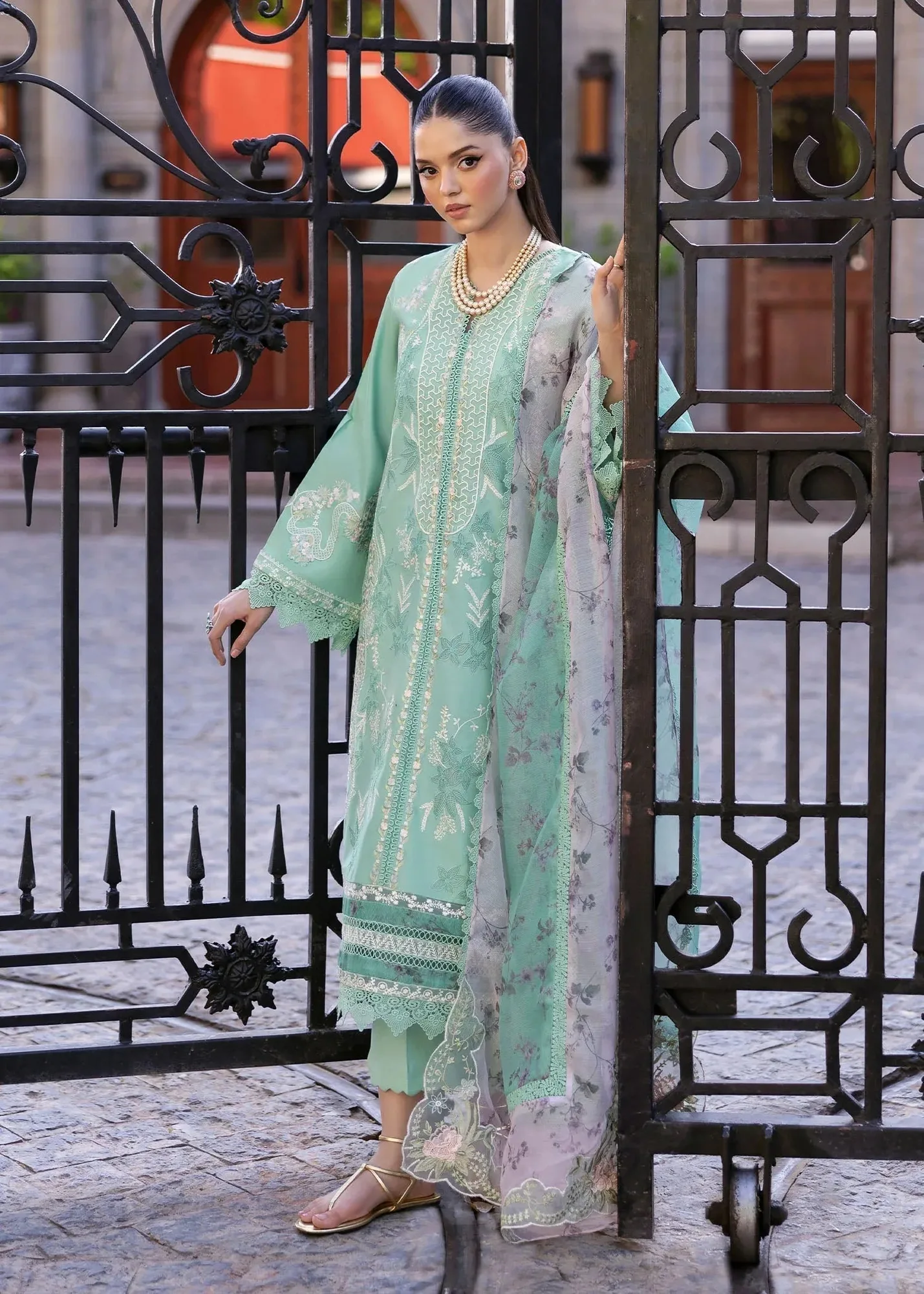 Saira Shakira Bloom Lawn 25 Green Organza – view 3 – Poshaq