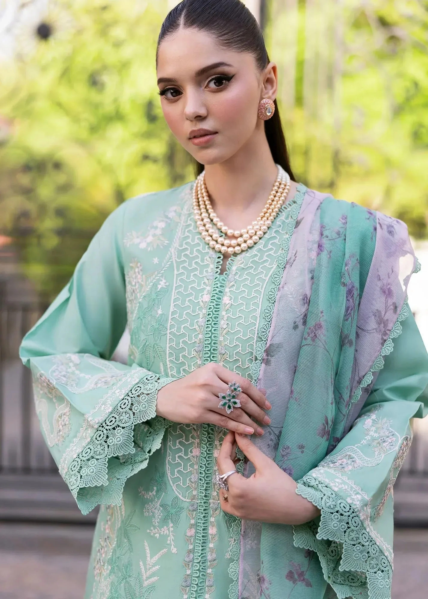 Saira Shakira Bloom Lawn 25 Green Organza – view 4 – Poshaq