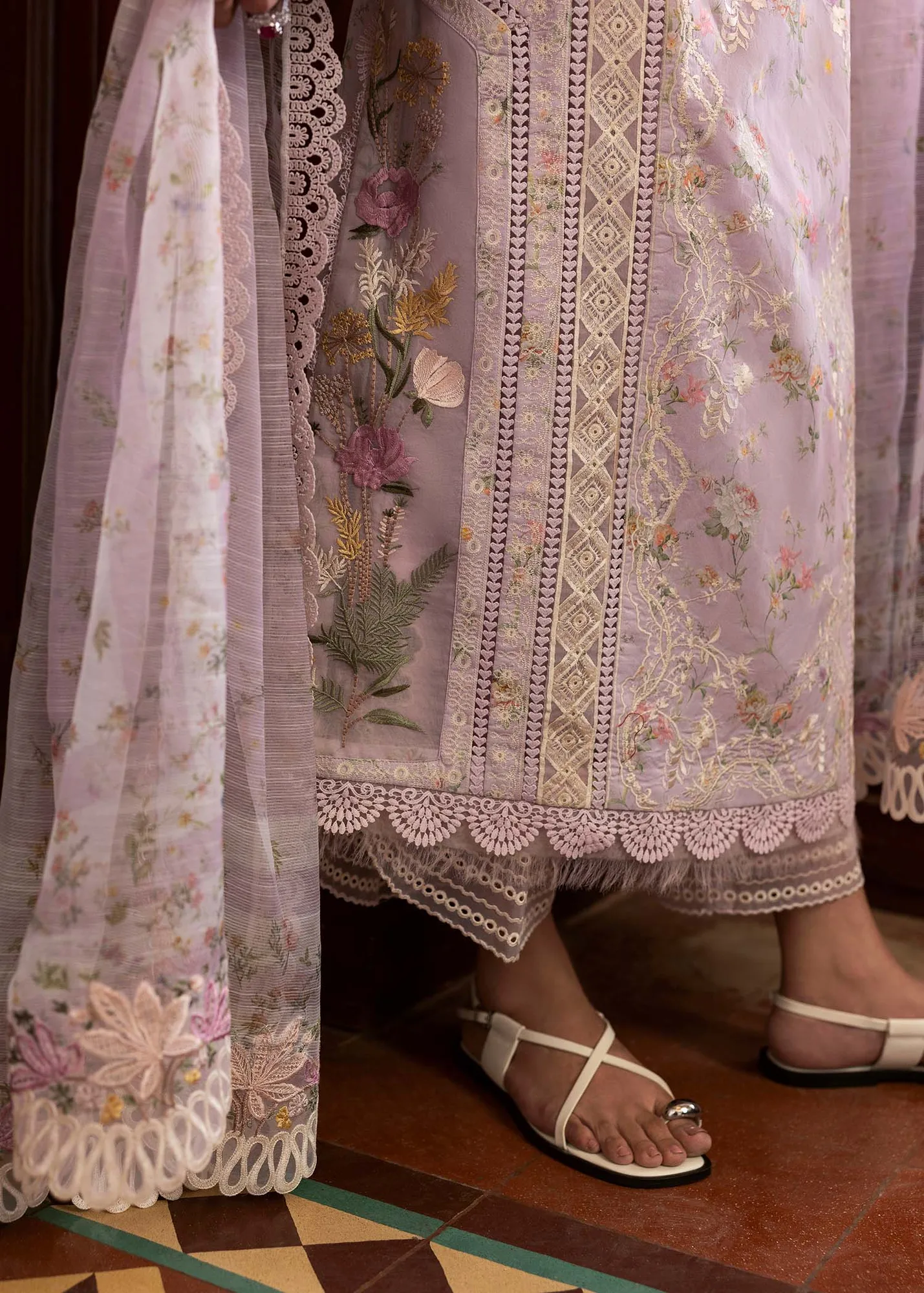 Saira Shakira Bloom Lawn 25 Lilac Organza – view 4 – Poshaq