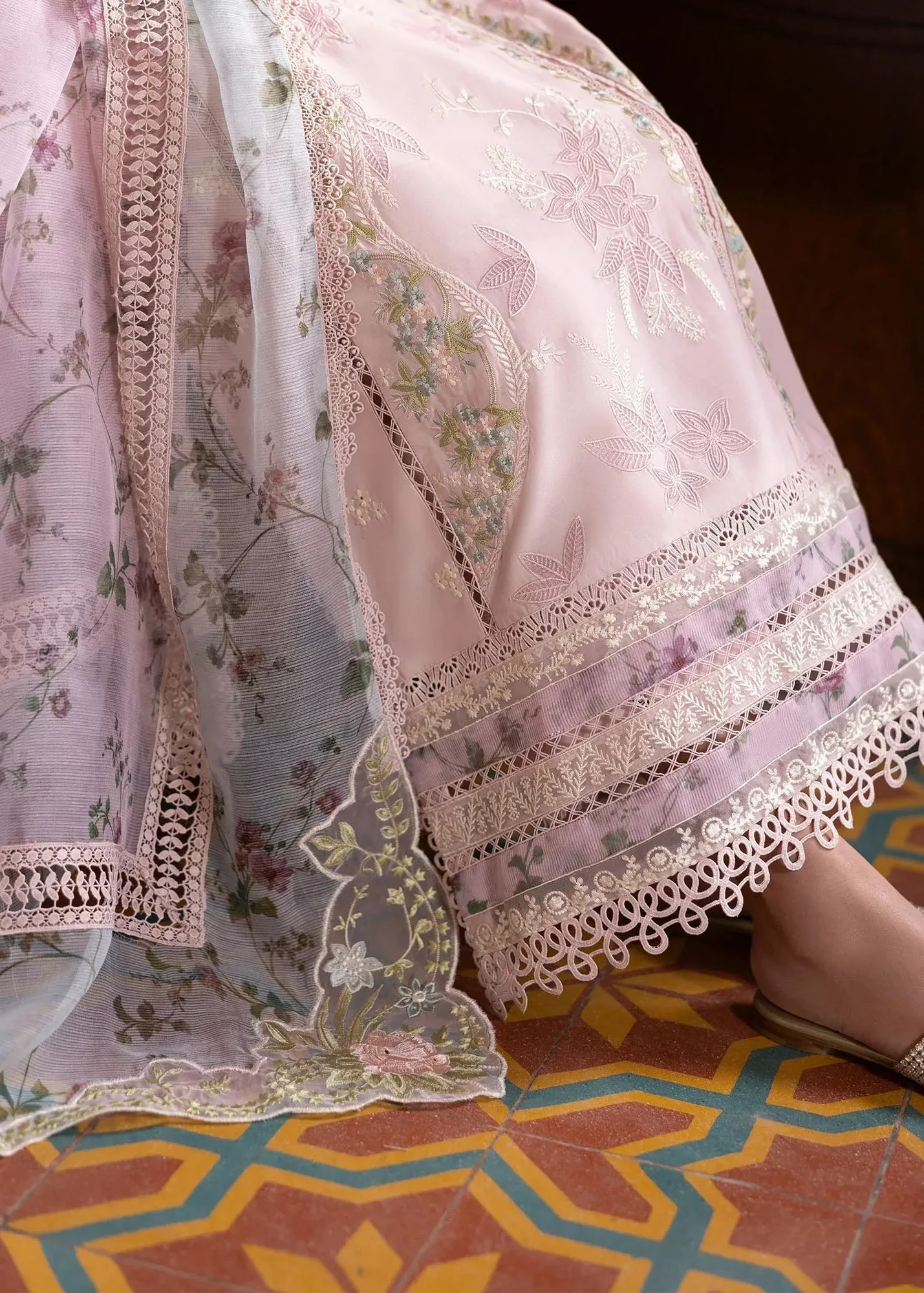Saira Shakira Bloom Lawn 25 Pink Organza – view 3 – Poshaq