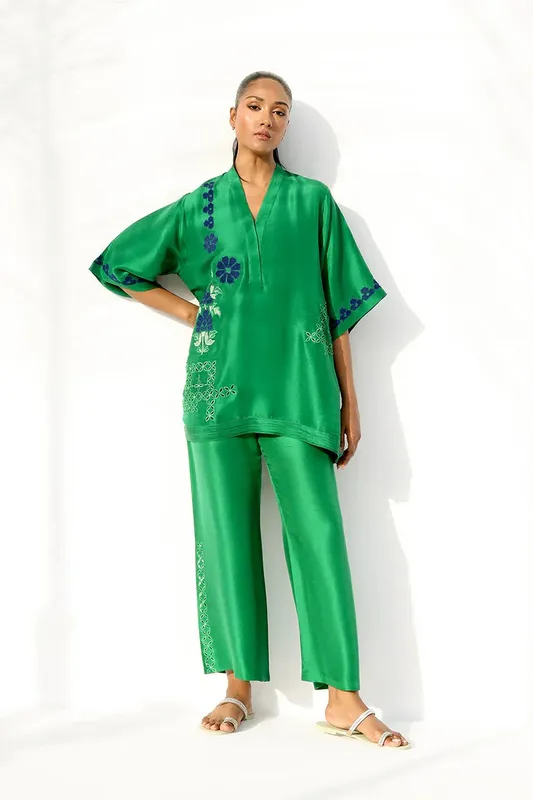 Sania Maskatiya The Winter Edit - Luxe Pret 25 Green Raw Silk – view 1 – Poshaq