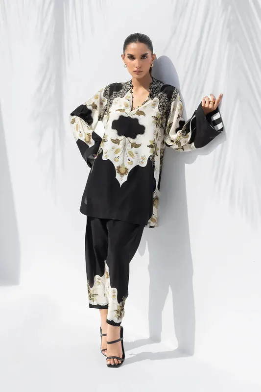 Sania Maskatiya The Winter Edit - Luxe Pret 25 White Crepe – view 1 – Poshaq