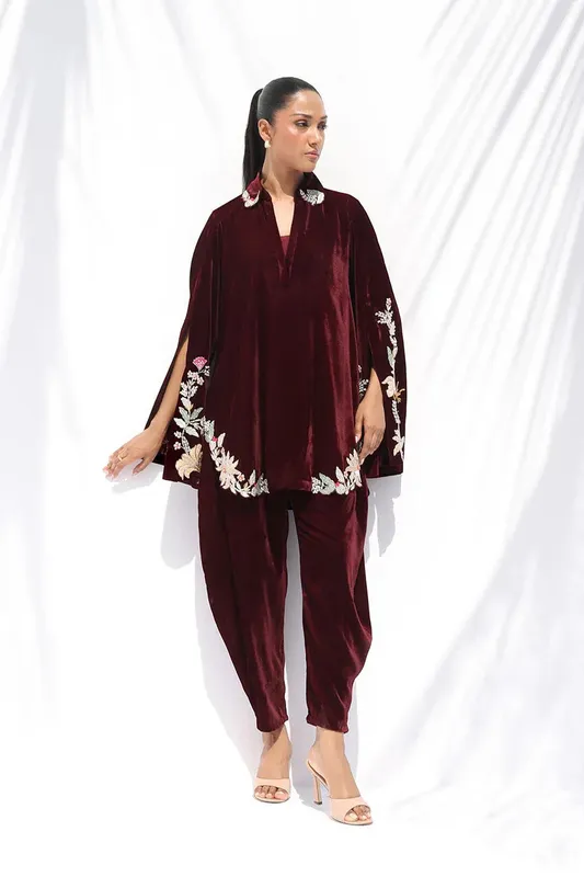 Sania Maskatiya The Winter Edit - Luxe Pret 25 Burgundy Velvet – view 1 – Poshaq