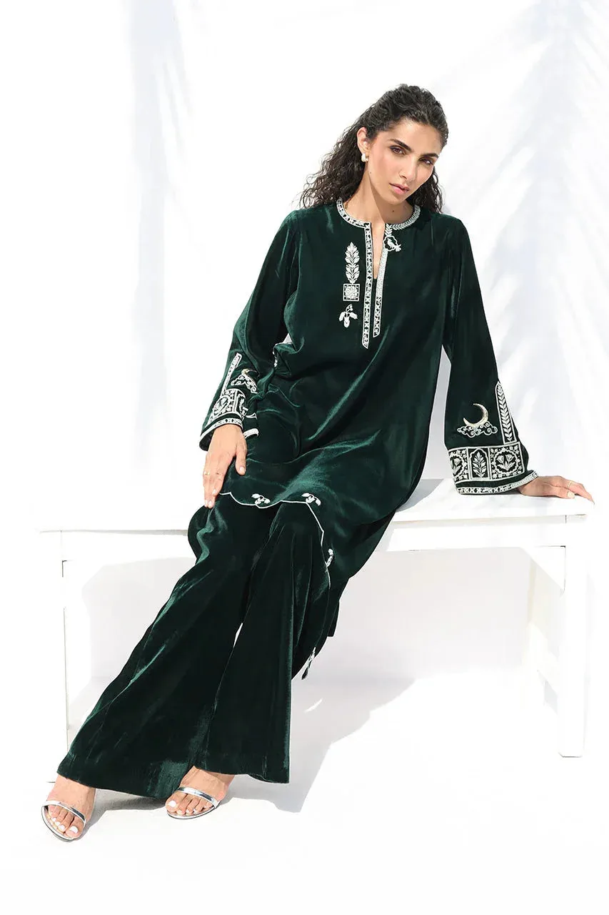 Sania Maskatiya The Winter Edit - Luxe Pret 25 Midnight Green Velvet – view 5 – Poshaq