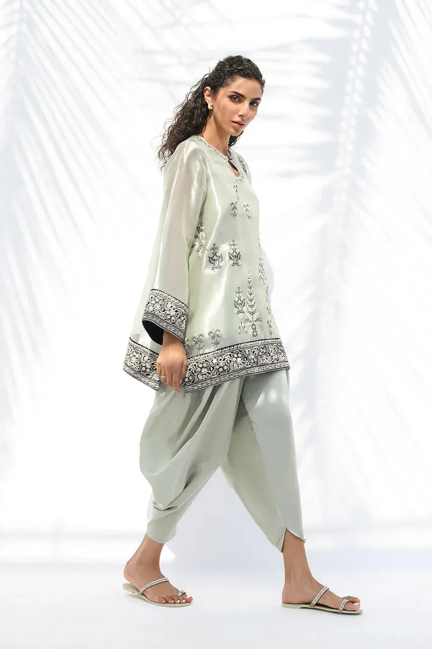 Sania Maskatiya The Winter Edit - Luxe Pret 25 Mint Velvet – view 4 – Poshaq