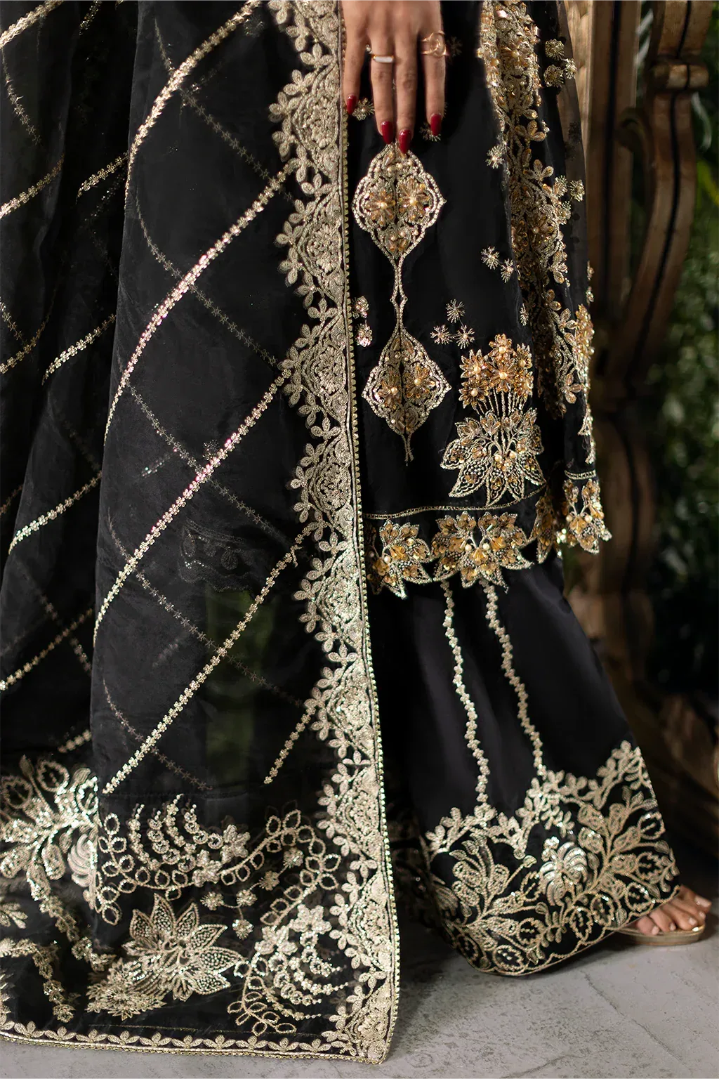 Saad Shaikh Flurie Vol 3 Black Raw Silk – view 4 – Poshaq