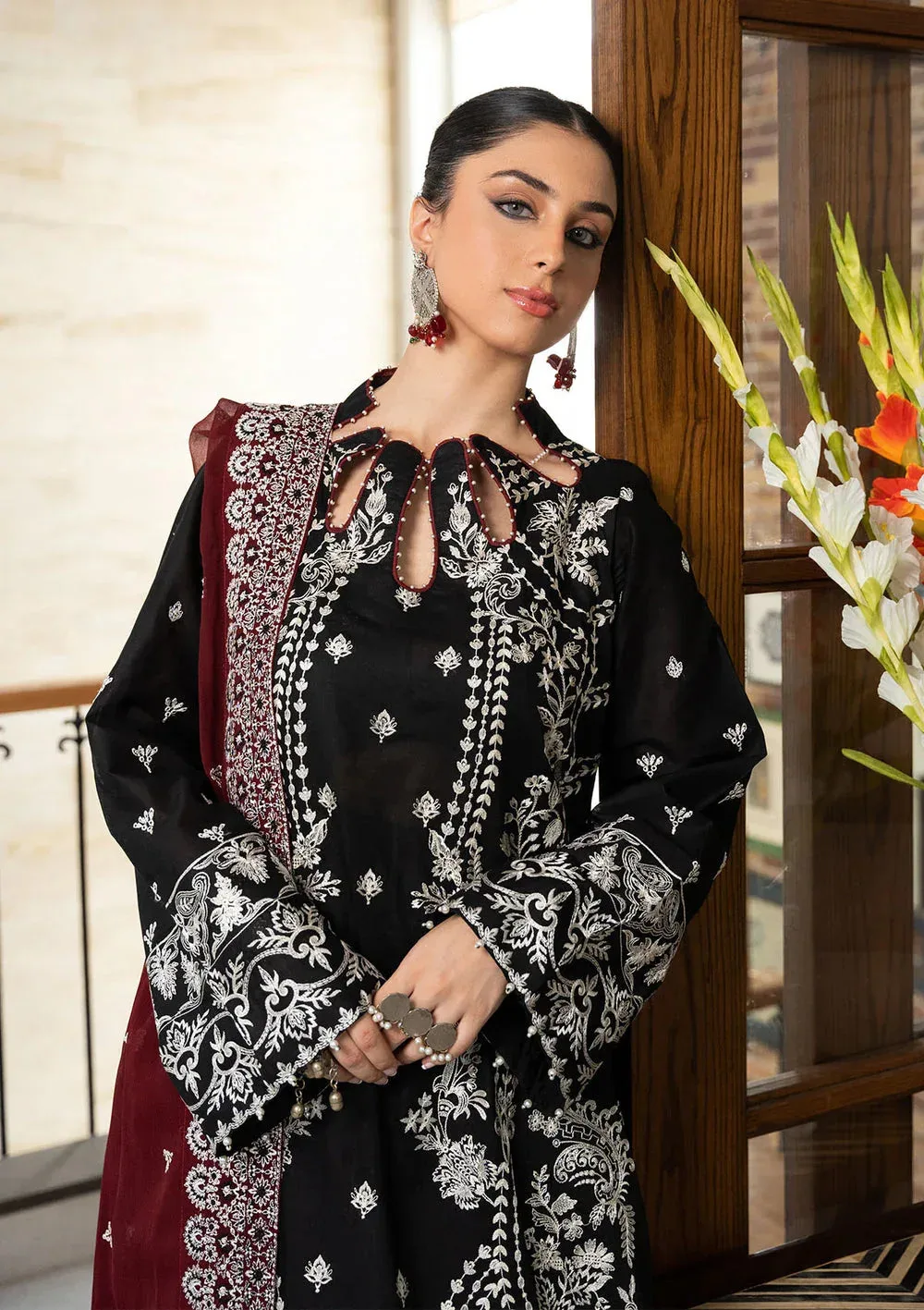 Aik Atelier Samah Lawn 24 Black Organza – view 3 – Poshaq