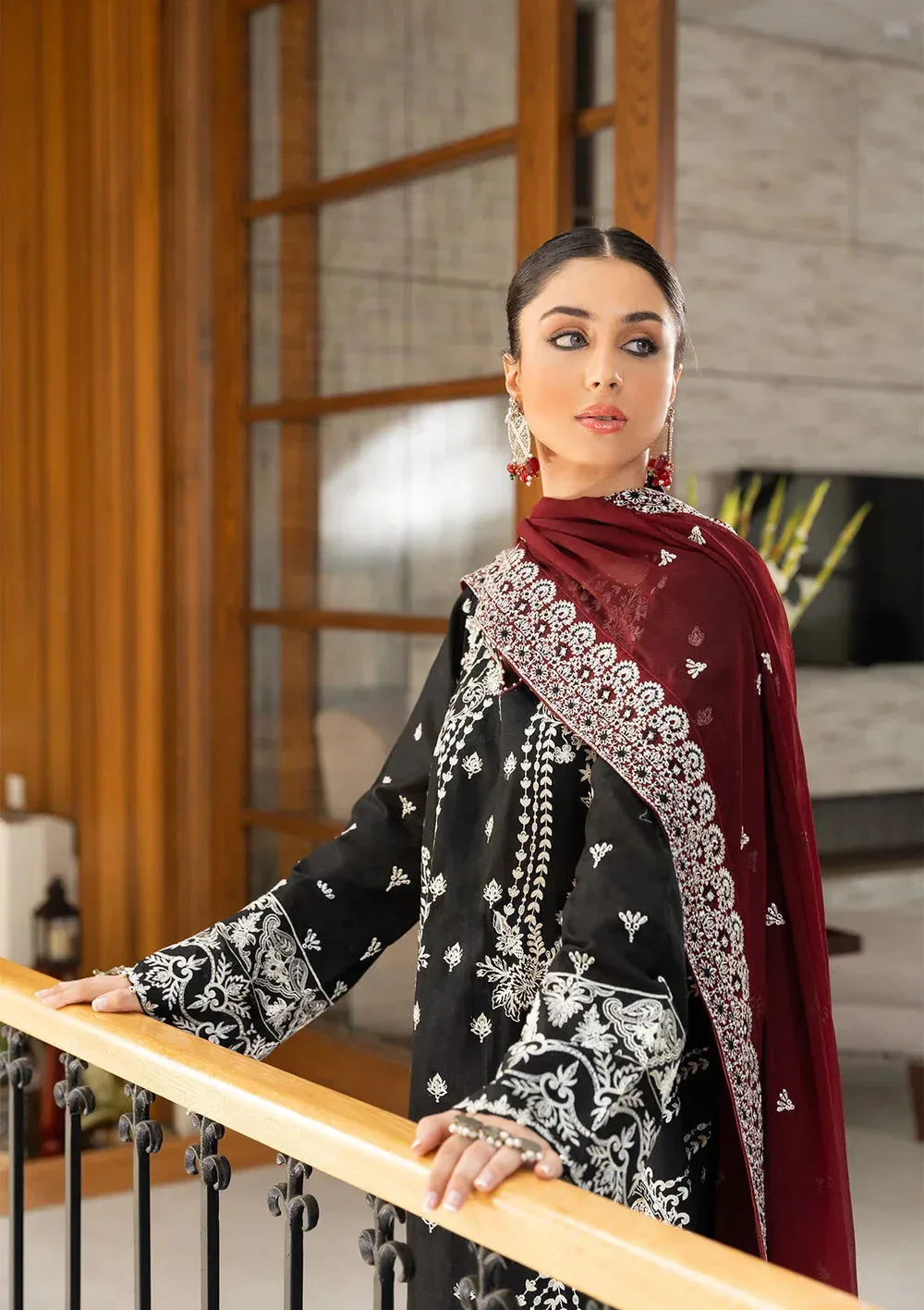 Aik Atelier Samah Lawn 24 Black Organza – view 4 – Poshaq