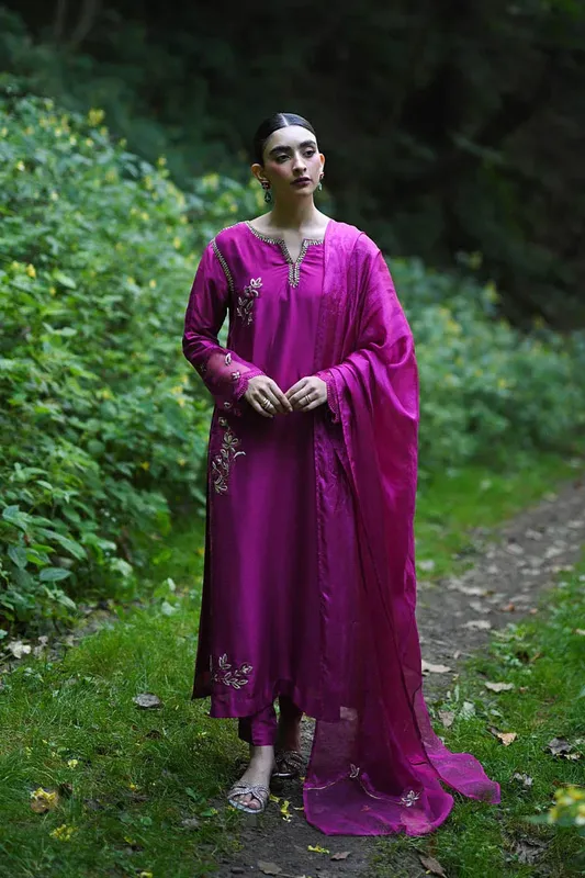 Hue Pret Farasha Luxury Pret Magenta Silk – view 1 – Poshaq