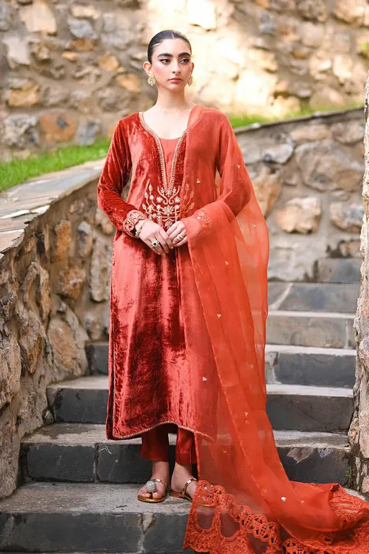 Hue Pret Farasha Luxury Winter Red Organza – view 1 – Poshaq