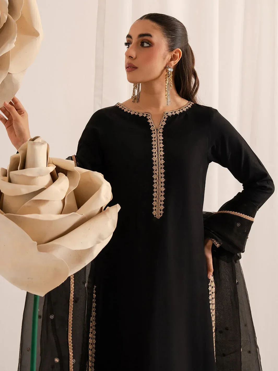 Izel The Silk Chapter Black Raw Silk – view 4 – Poshaq