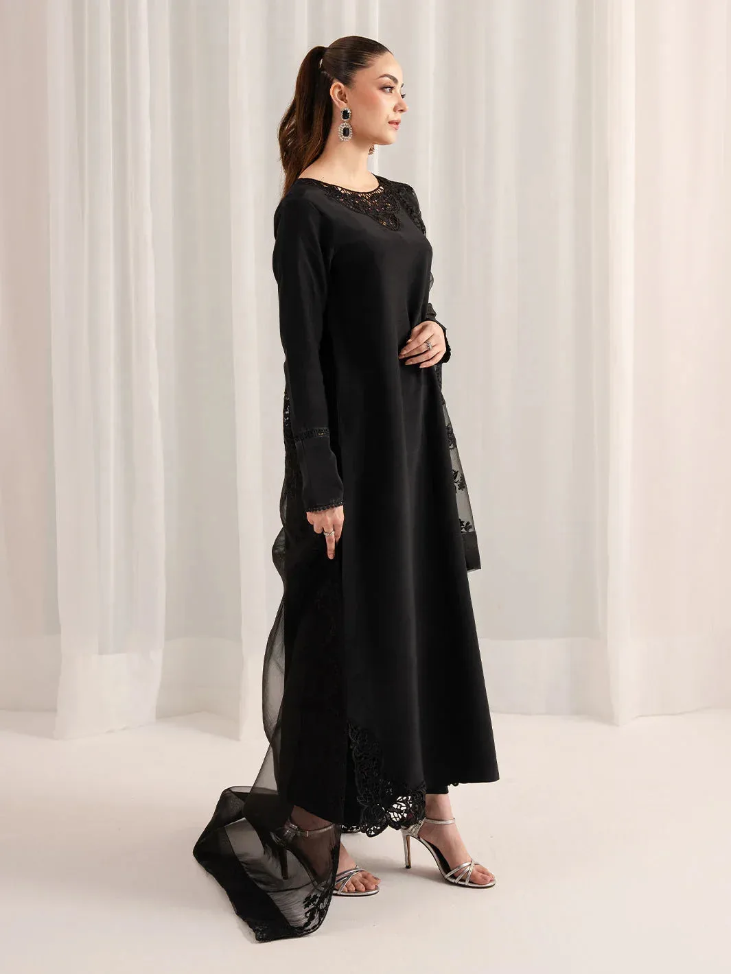 Izel The Silk Chapter Black Raw Silk – view 5 – Poshaq