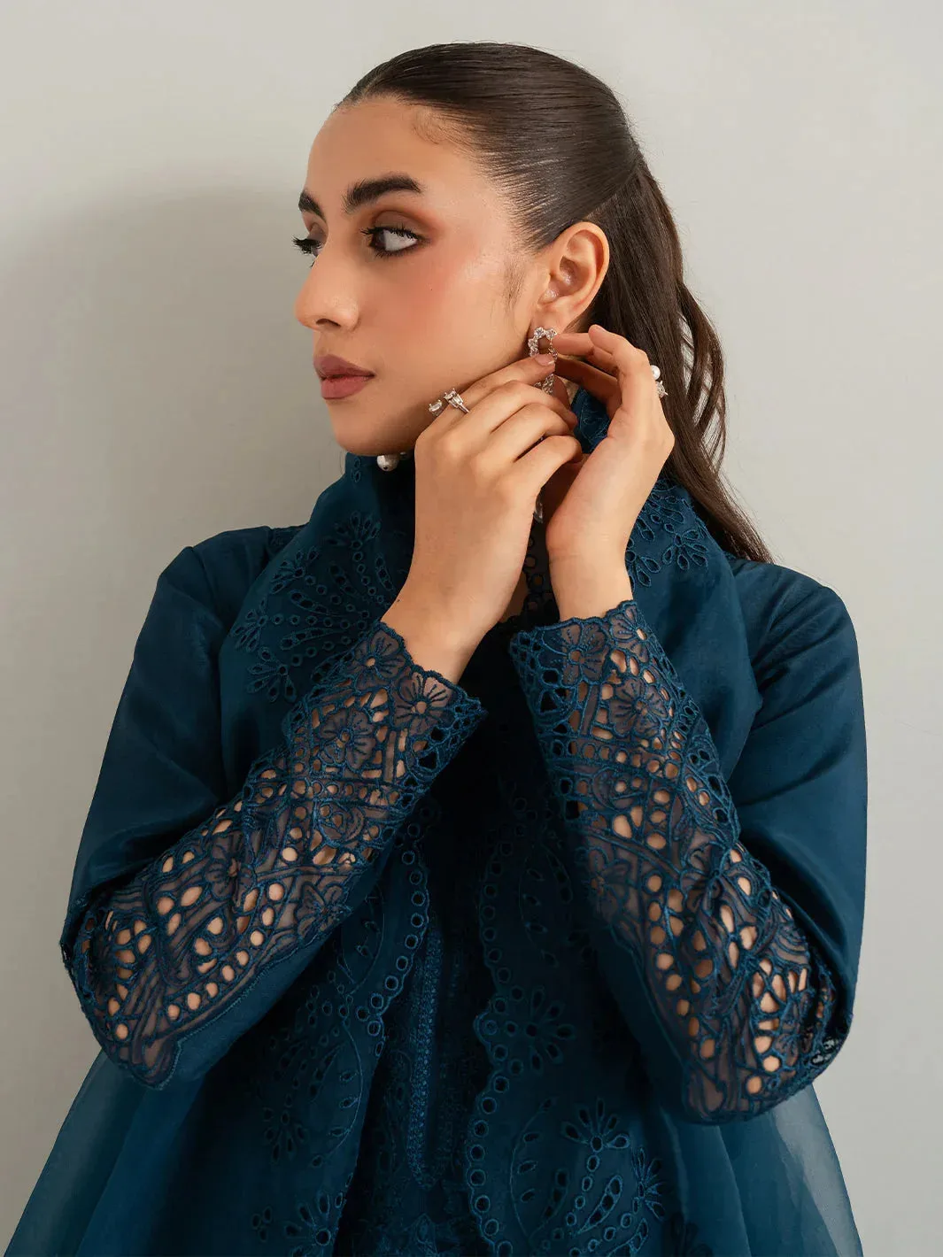 Izel The Silk Chapter Blue Raw Silk – view 3 – Poshaq
