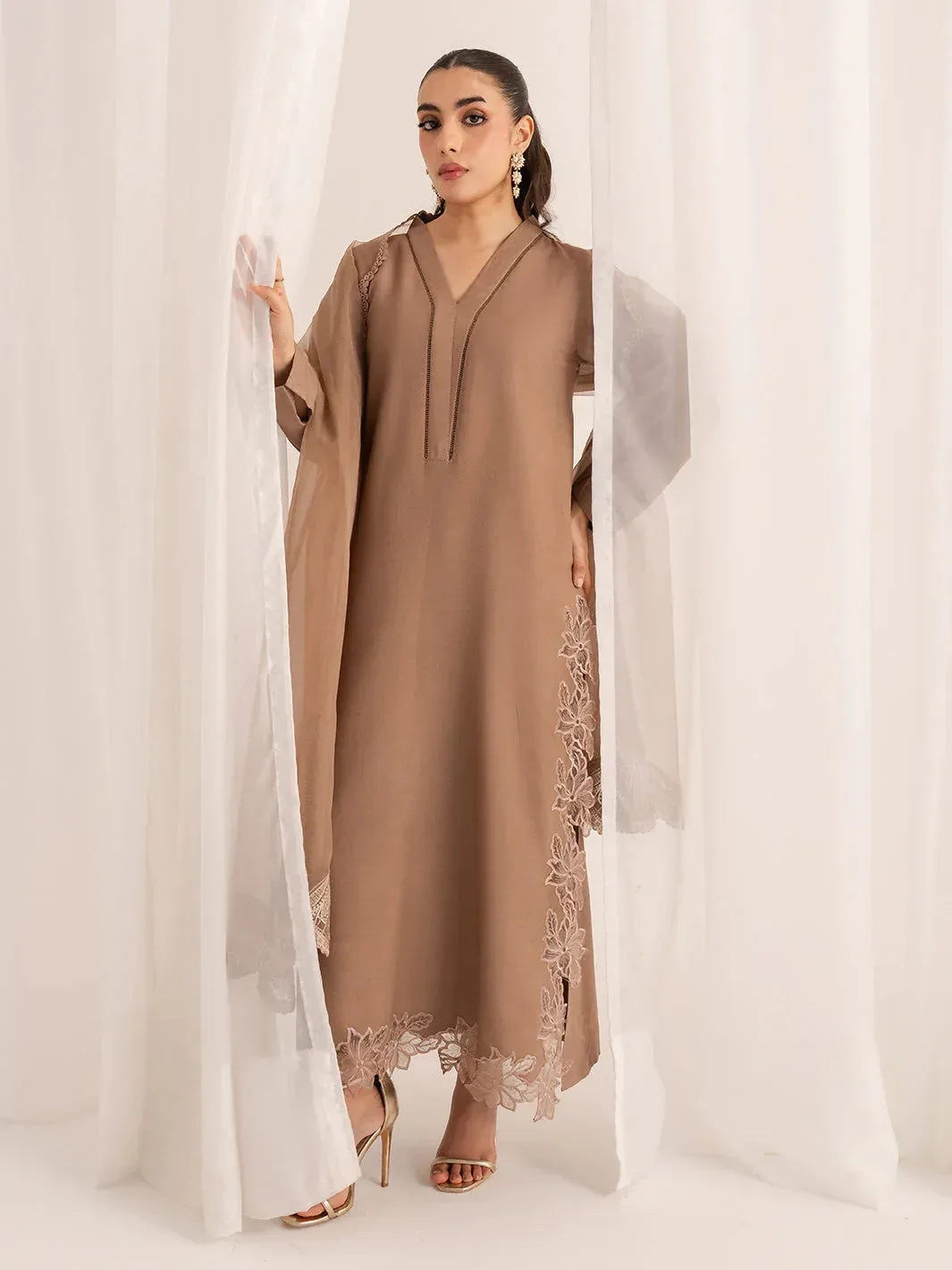 Izel The Silk Chapter Beige Raw Silk – view 1 – Poshaq
