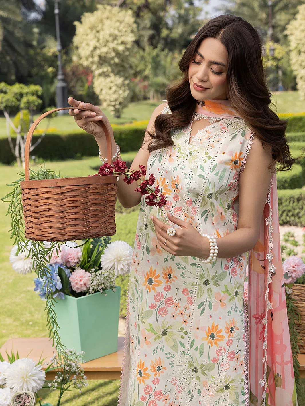 Izel Oh Spring Lawn 25 Off White Chiffon – view 3 – Poshaq