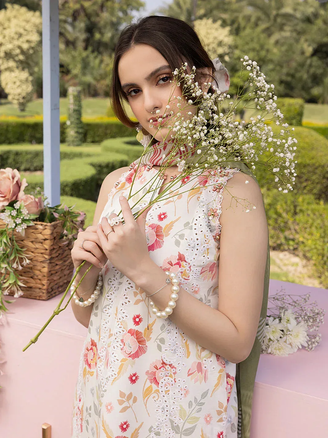 Izel Oh Spring Lawn 25 Off White Chiffon – view 4 – Poshaq