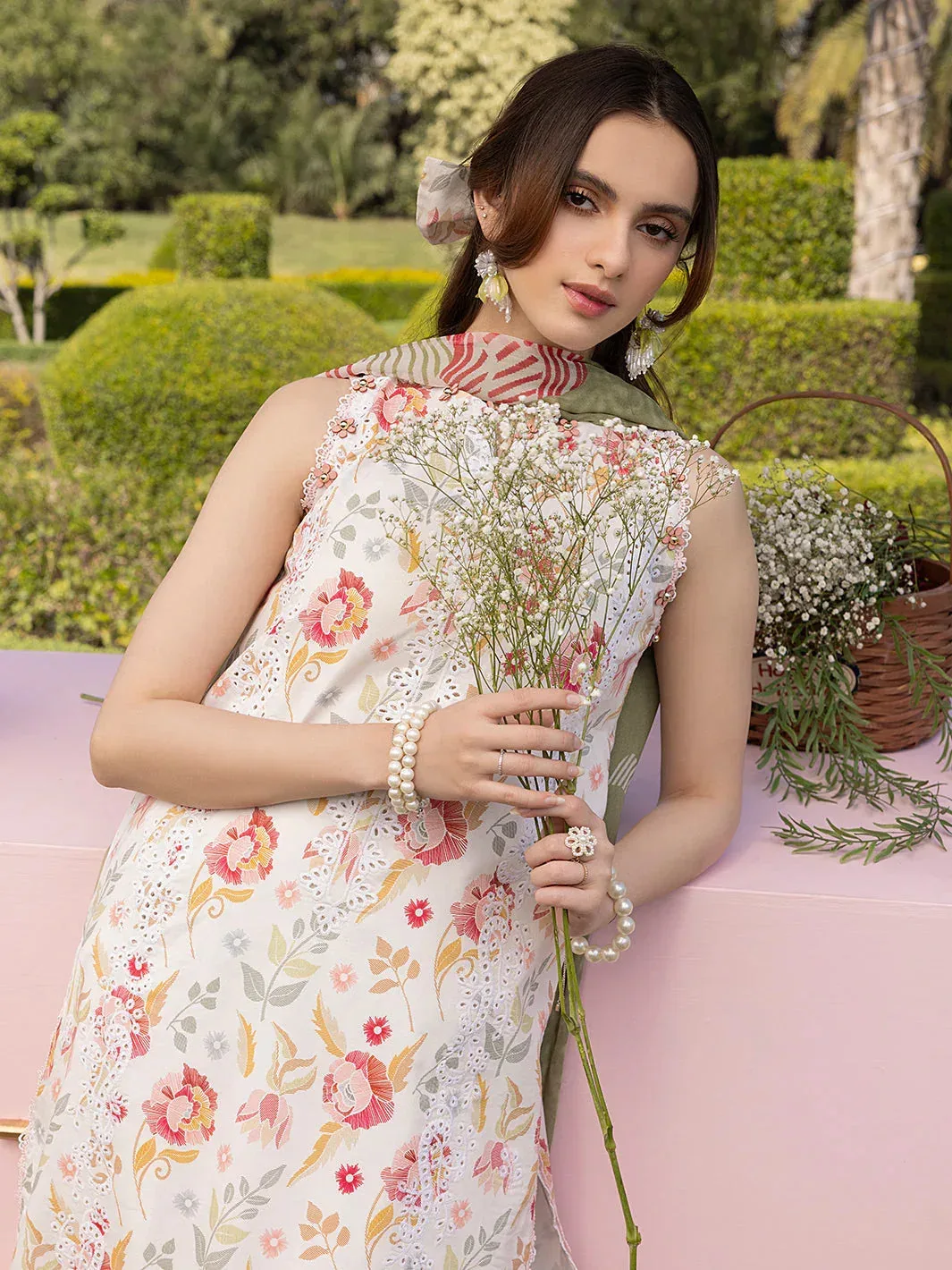Izel Oh Spring Lawn 25 Off White Chiffon – view 5 – Poshaq