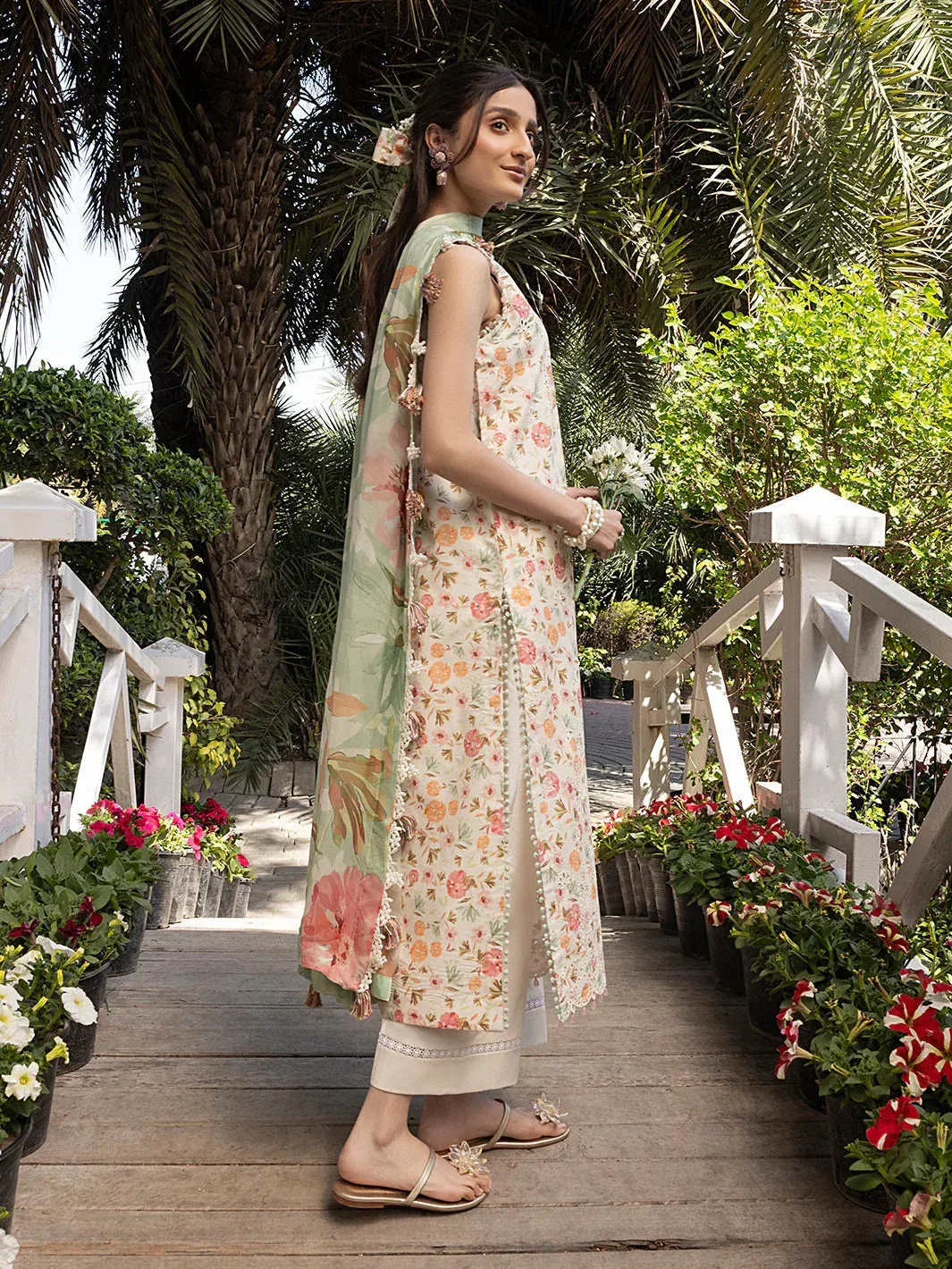 Izel Oh Spring Lawn 25 Off White Chiffon – view 2 – Poshaq