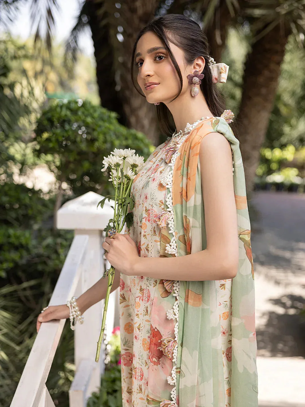 Izel Oh Spring Lawn 25 Off White Chiffon – view 5 – Poshaq