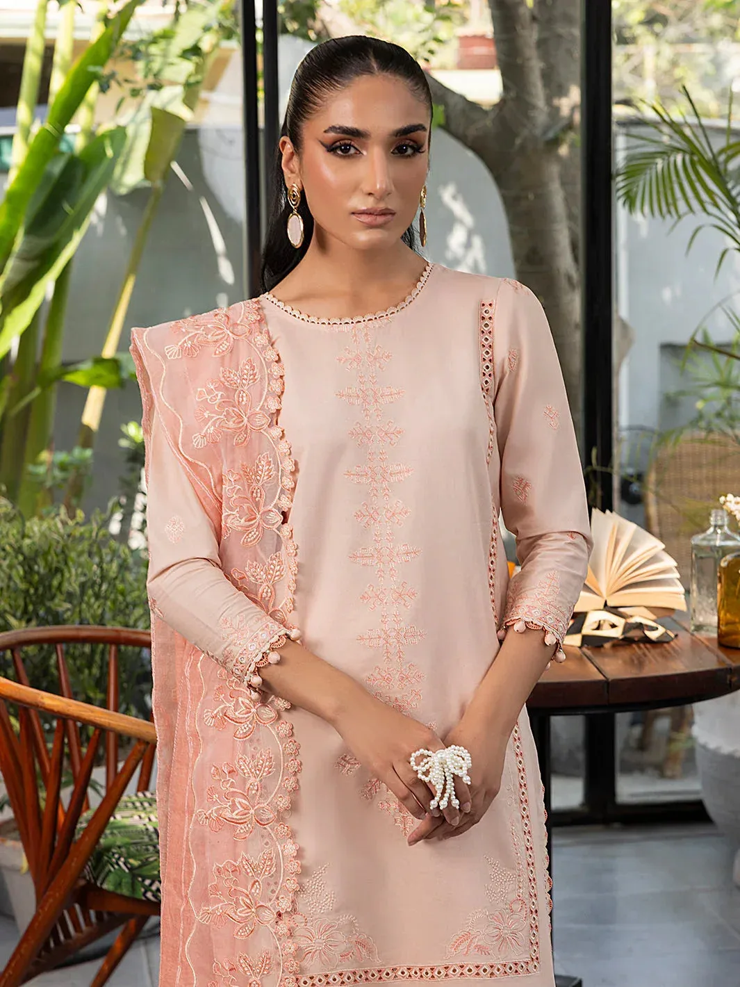 Izel Meadow Muse Embroidered Lawn 25 Peach Pink Organza – view 4 – Poshaq