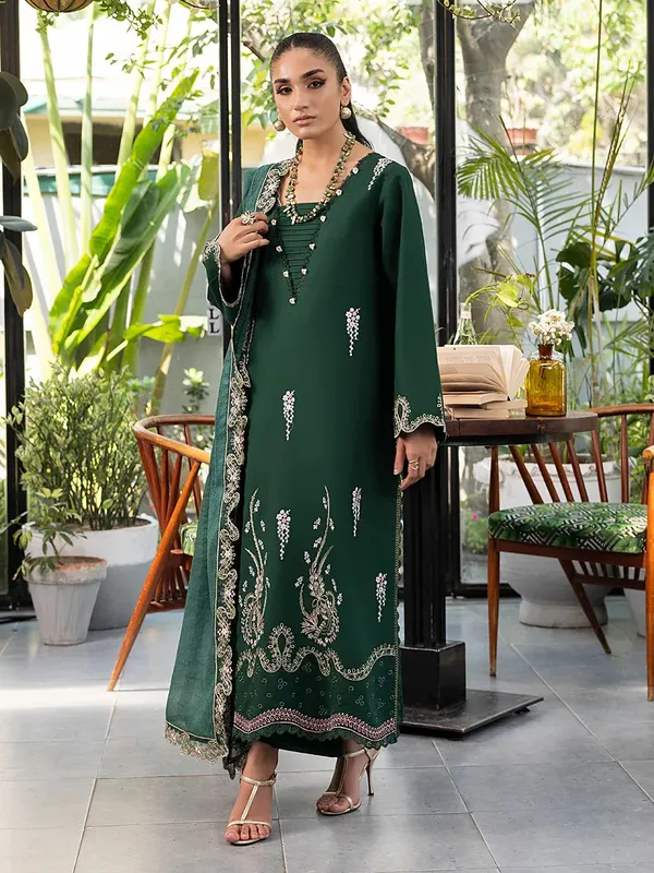 Izel Meadow Muse Embroidered Lawn 25 Bottle Green Organza – view 1 – Poshaq