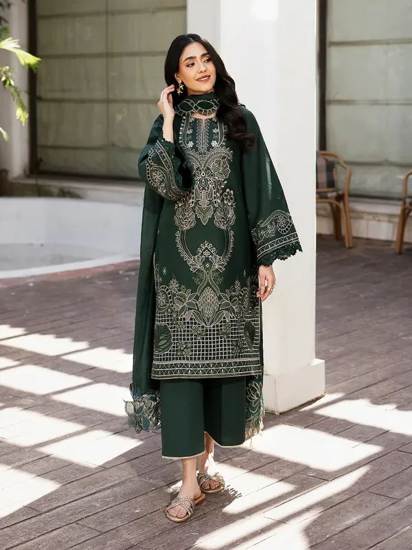 Izel Mahveen Festive Lawn 25 Bottle Green Lawn – view 1 – Poshaq