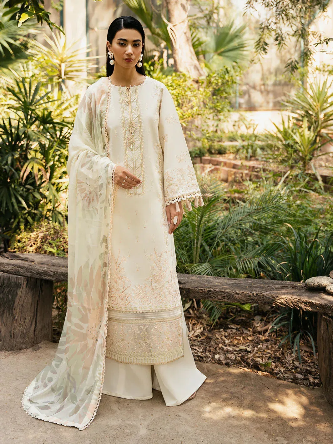 Izel Dastak Luxury Lawn Off White Chiffon – view 1 – Poshaq