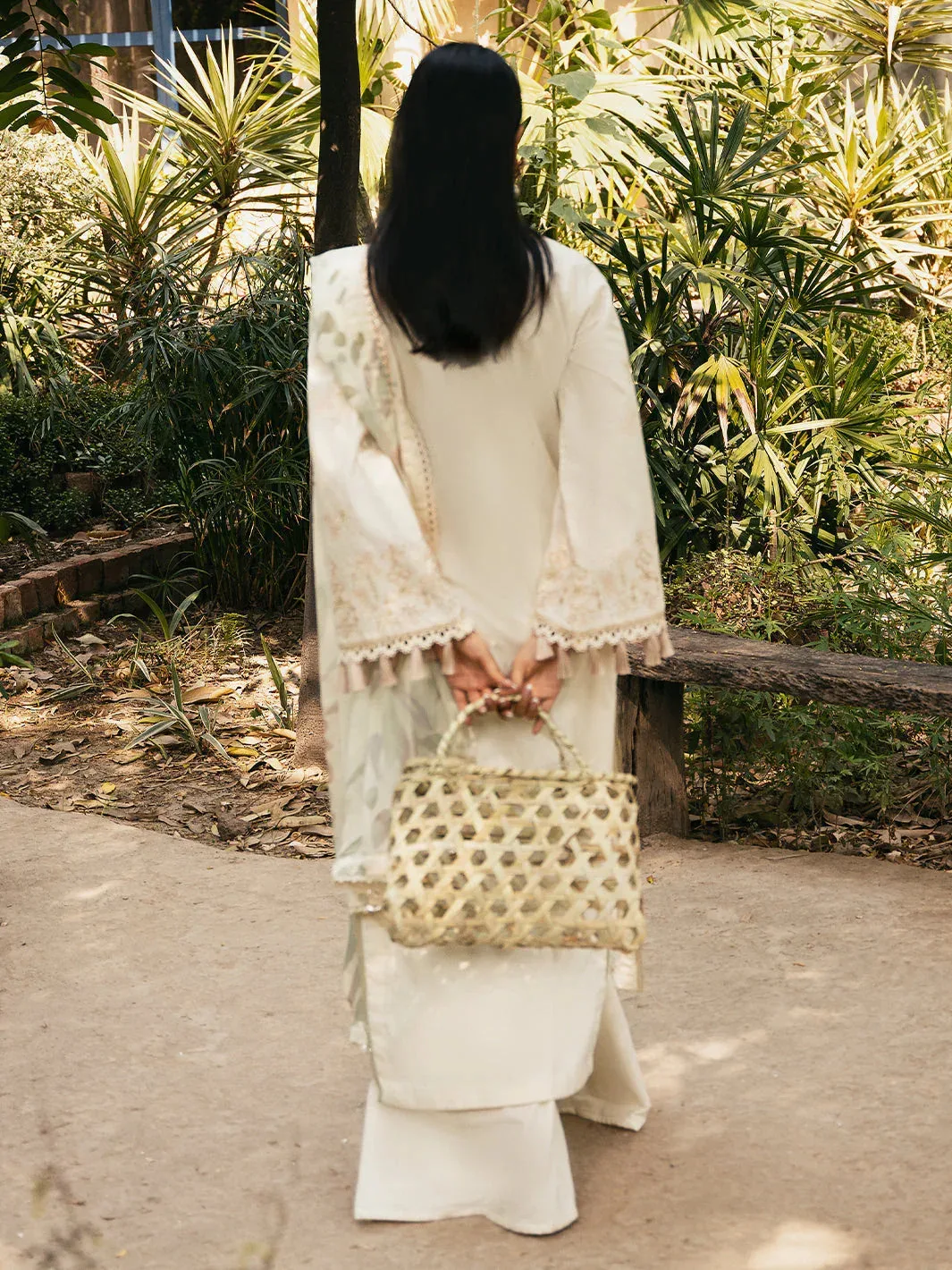 Izel Dastak Luxury Lawn Off White Chiffon – view 2 – Poshaq