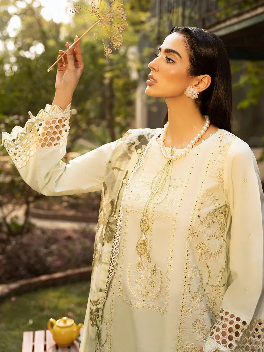 Izel Dastak Luxury Lawn Apple Green Organza – view 5 – Poshaq