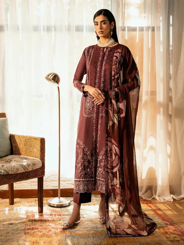 Izel Dastak Luxury Lawn Dark Plum Organza – view 1 – Poshaq