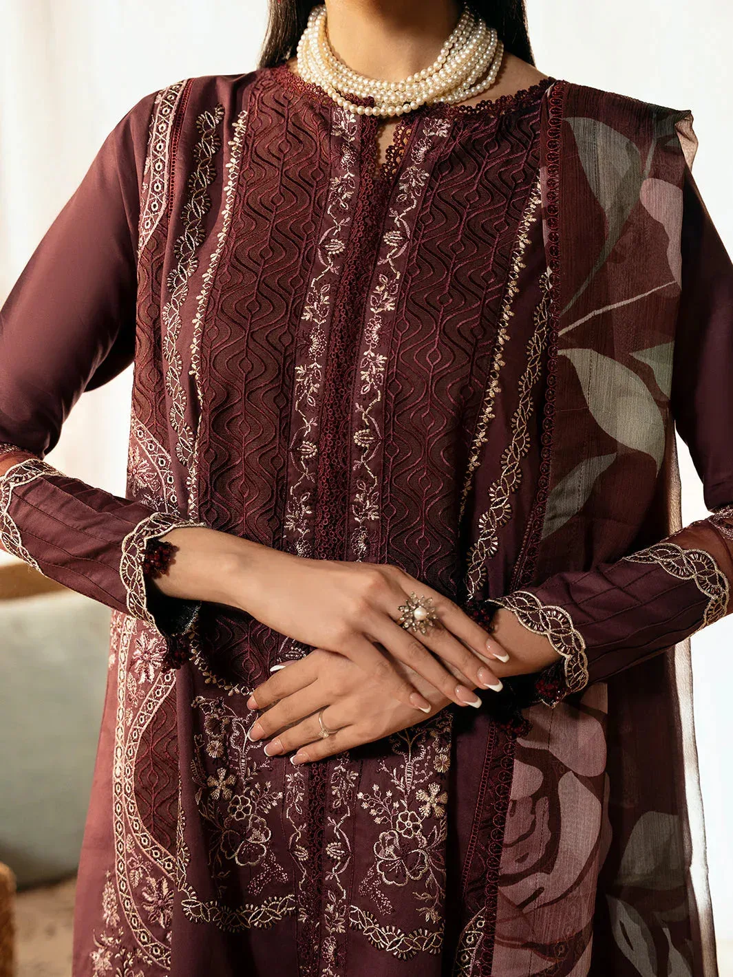 Izel Dastak Luxury Lawn Dark Plum Organza – view 3 – Poshaq
