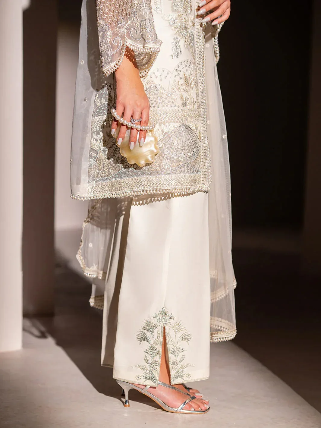 Izel Stardust Luxury Collection White Raw Silk – view 6 – Poshaq