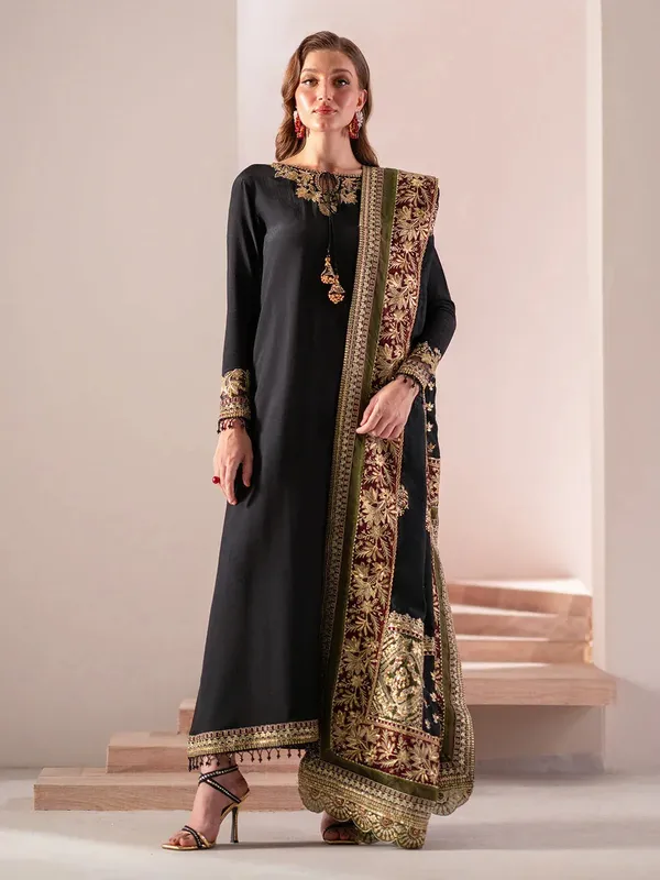Izel Stardust Luxury Collection Black Raw Silk – view 1 – Poshaq