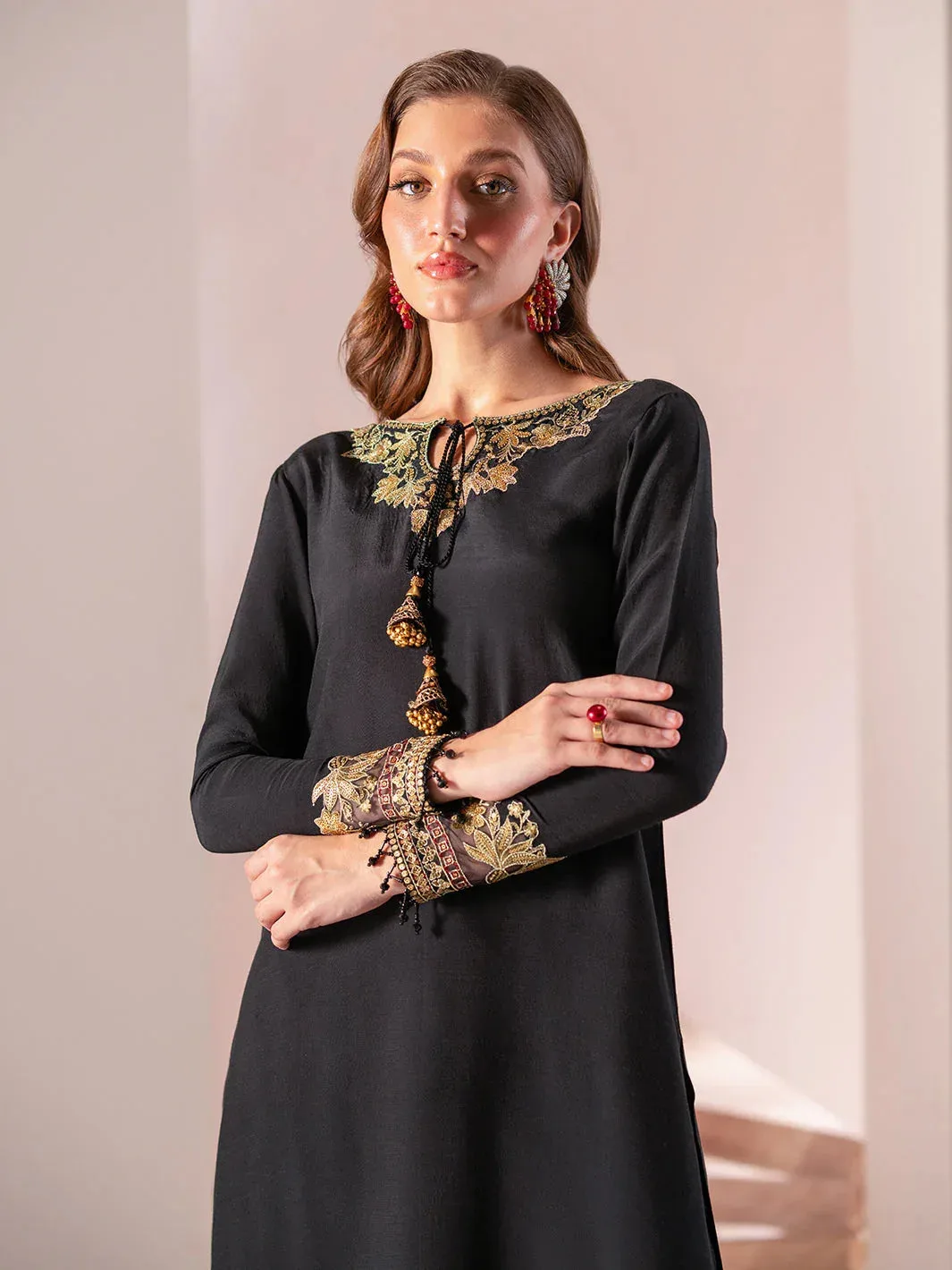 Izel Stardust Luxury Collection Black Raw Silk – view 3 – Poshaq
