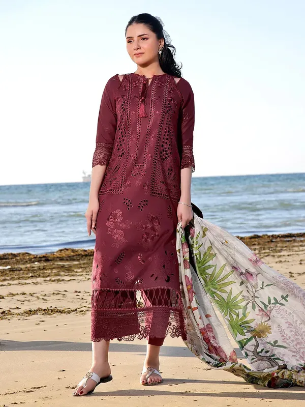 Izel Saahil Signature Lawn 24 Organza – view 1 – Poshaq