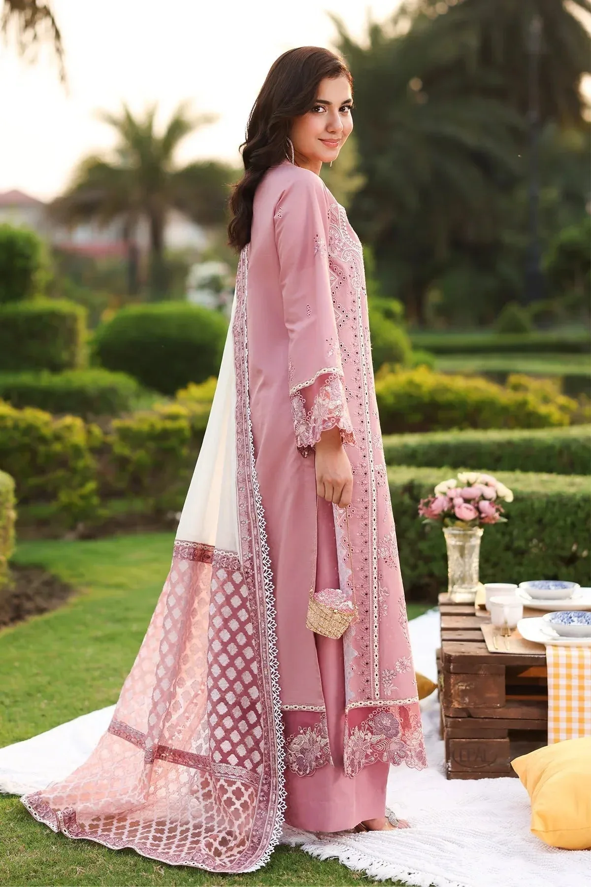 Imrozia Premium Hayam Luxury Lawn 25 Ice Pink Organza – view 2 – Poshaq