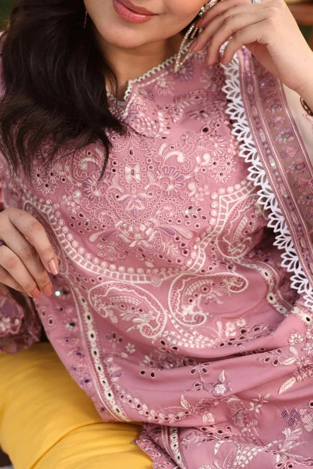 Imrozia Premium Hayam Luxury Lawn 25 Ice Pink Organza – view 3 – Poshaq