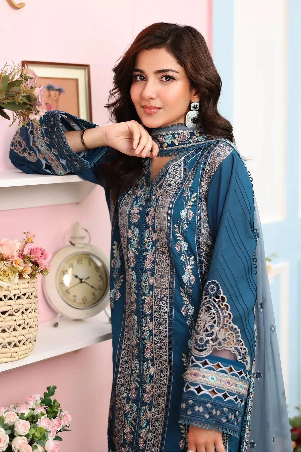 Imrozia Premium Hayam Luxury Lawn 25 Teal Blue Organza – view 3 – Poshaq