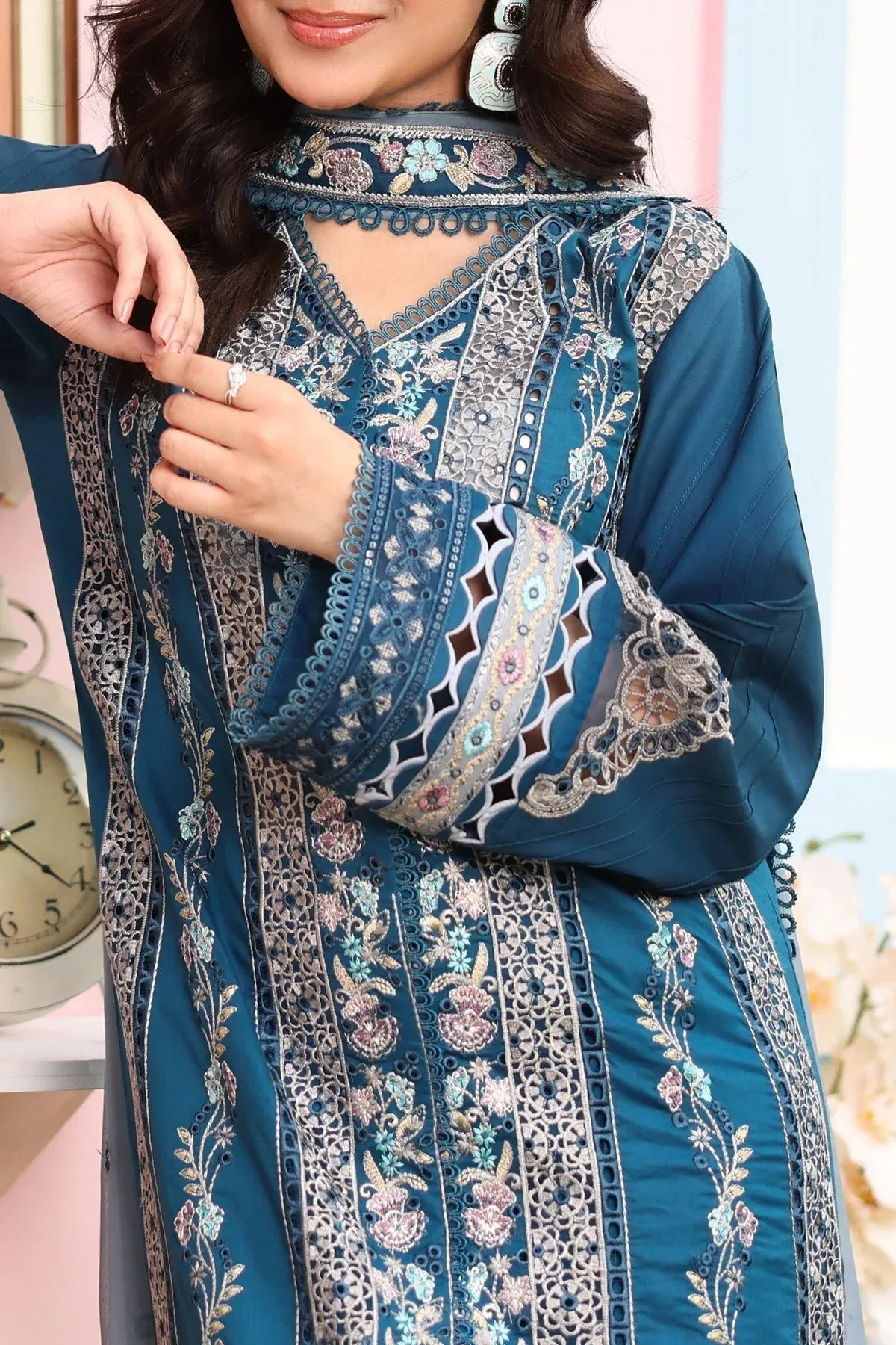Imrozia Premium Hayam Luxury Lawn 25 Teal Blue Organza – view 4 – Poshaq