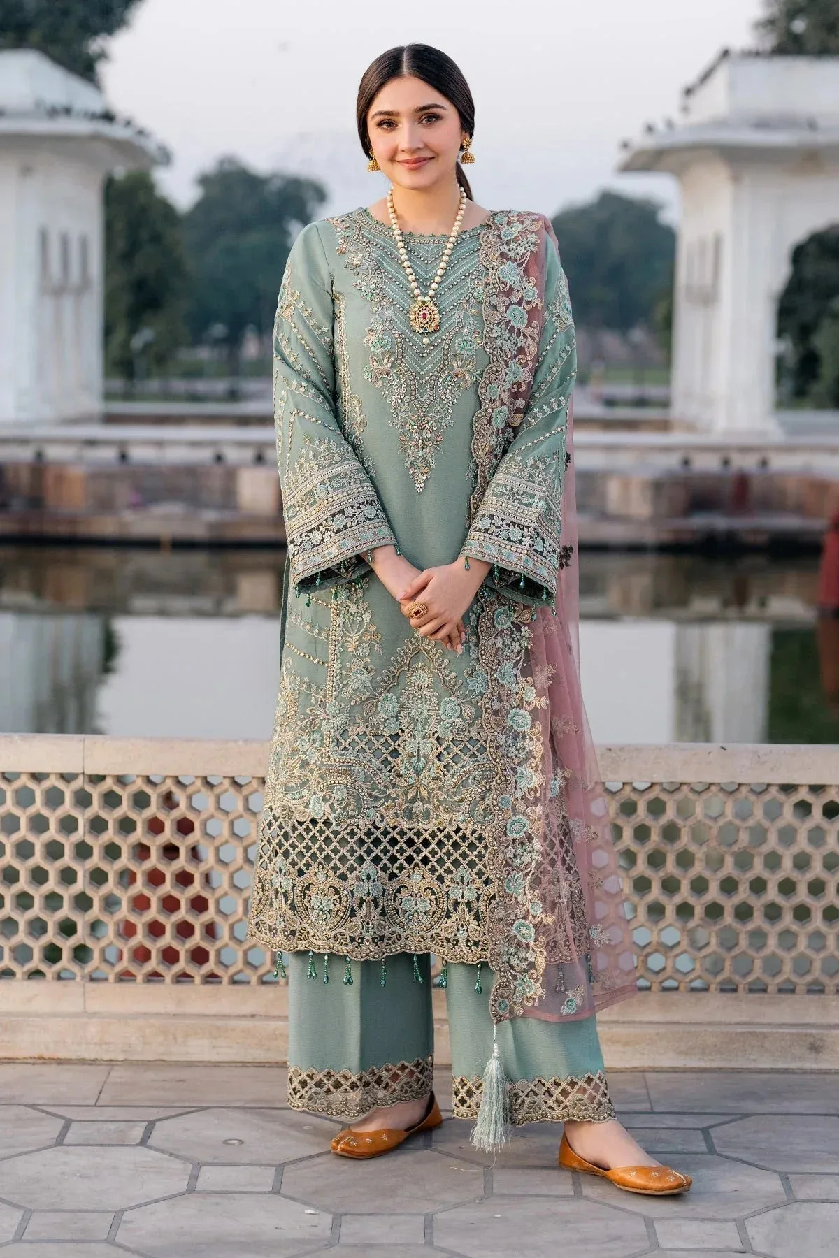 Imrozia Premium Meeras Luxury Eid 25 Grey Organza β view 1 β Poshaq